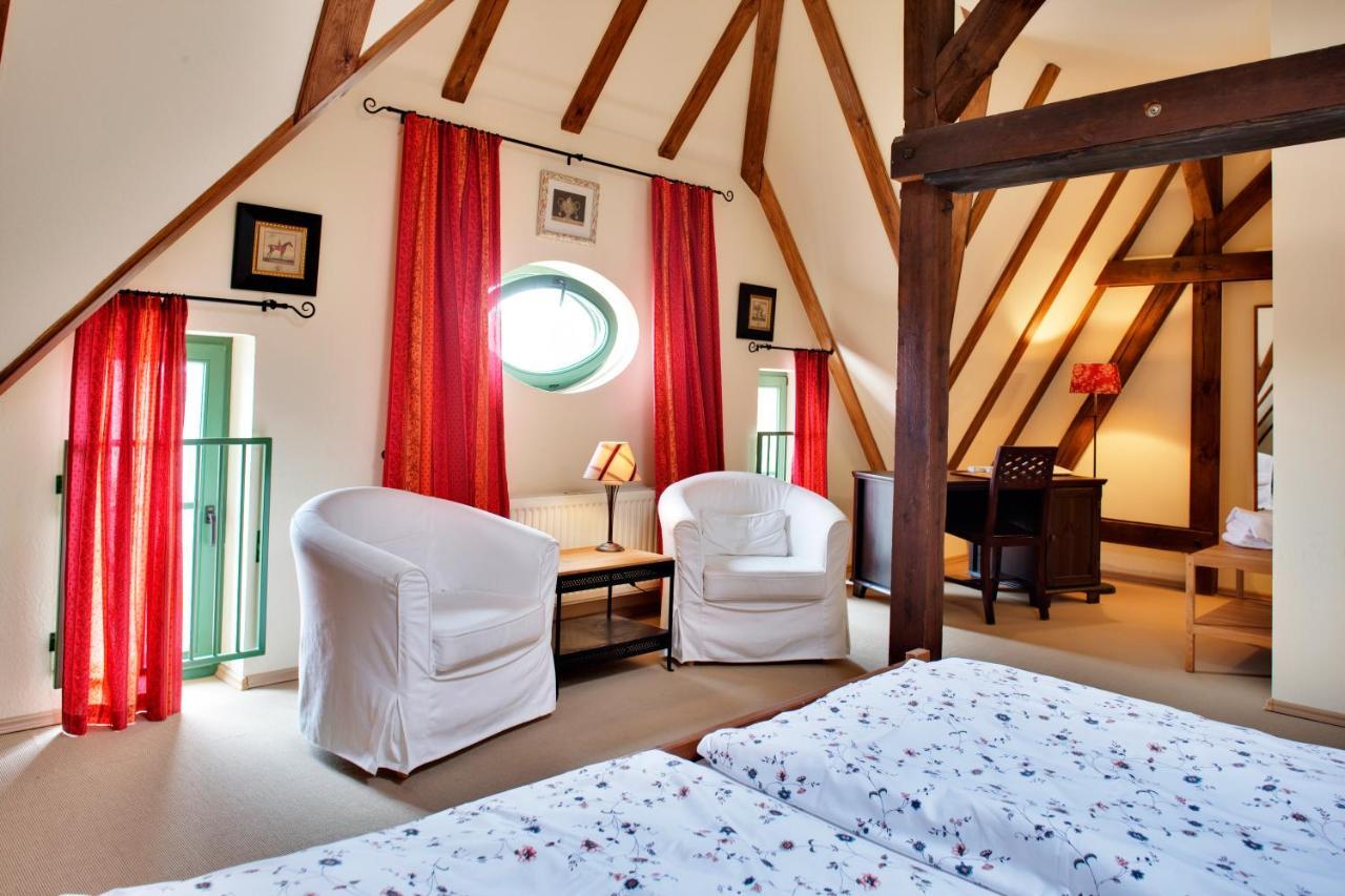 Gasthaus Und Pension "Zum Hauenden Schwein" Wörlitz Habitación foto